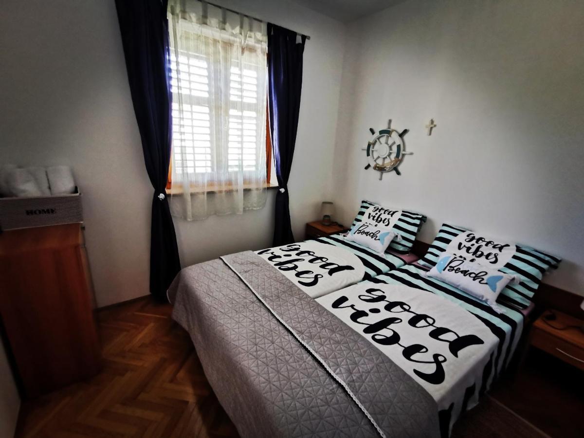 Apartamento Santa Eufemia Rovinj 10Min Walk To City & Free Garage Parking Exterior foto