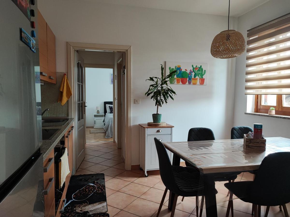 Apartamento Santa Eufemia Rovinj 10Min Walk To City & Free Garage Parking Exterior foto